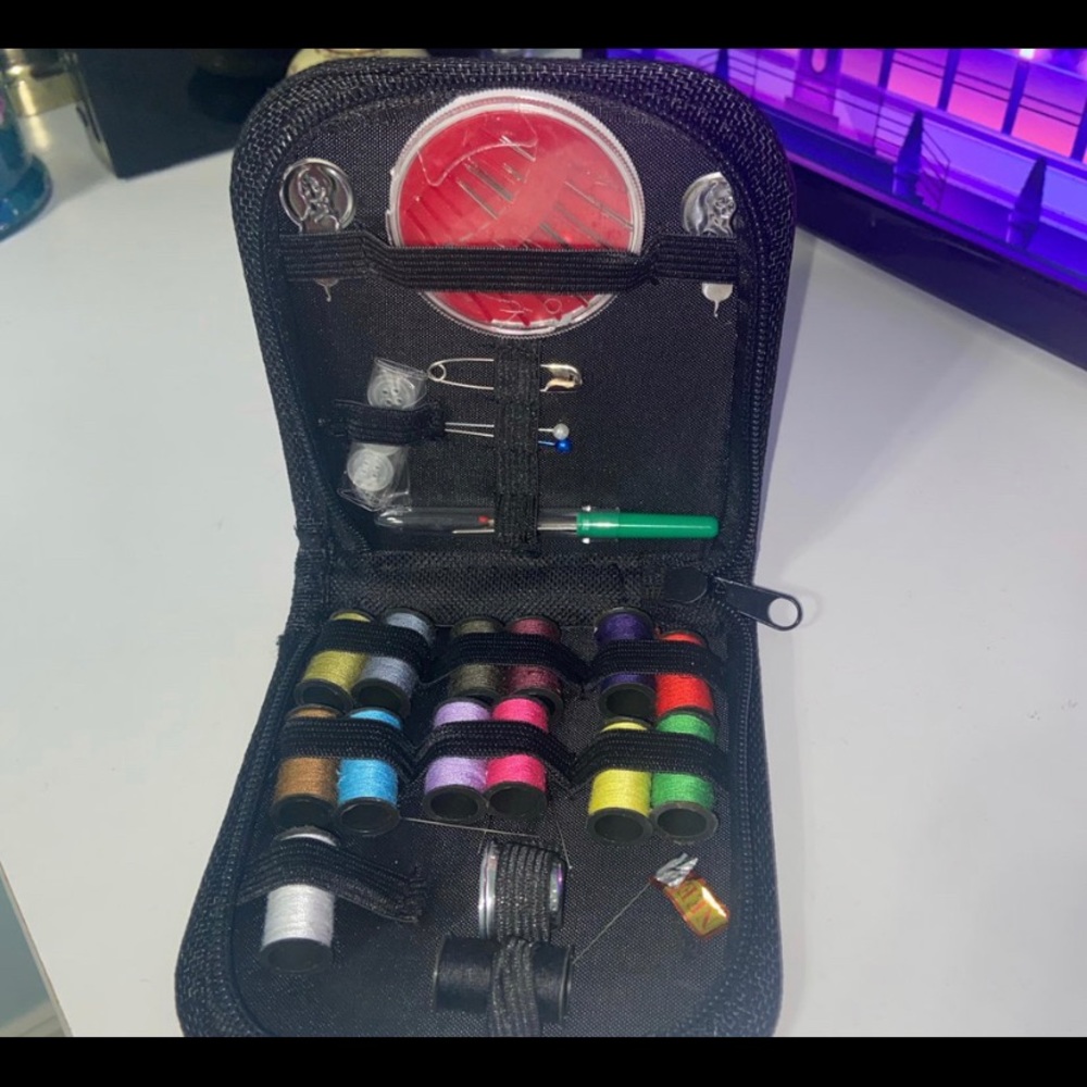 SEWING KIT